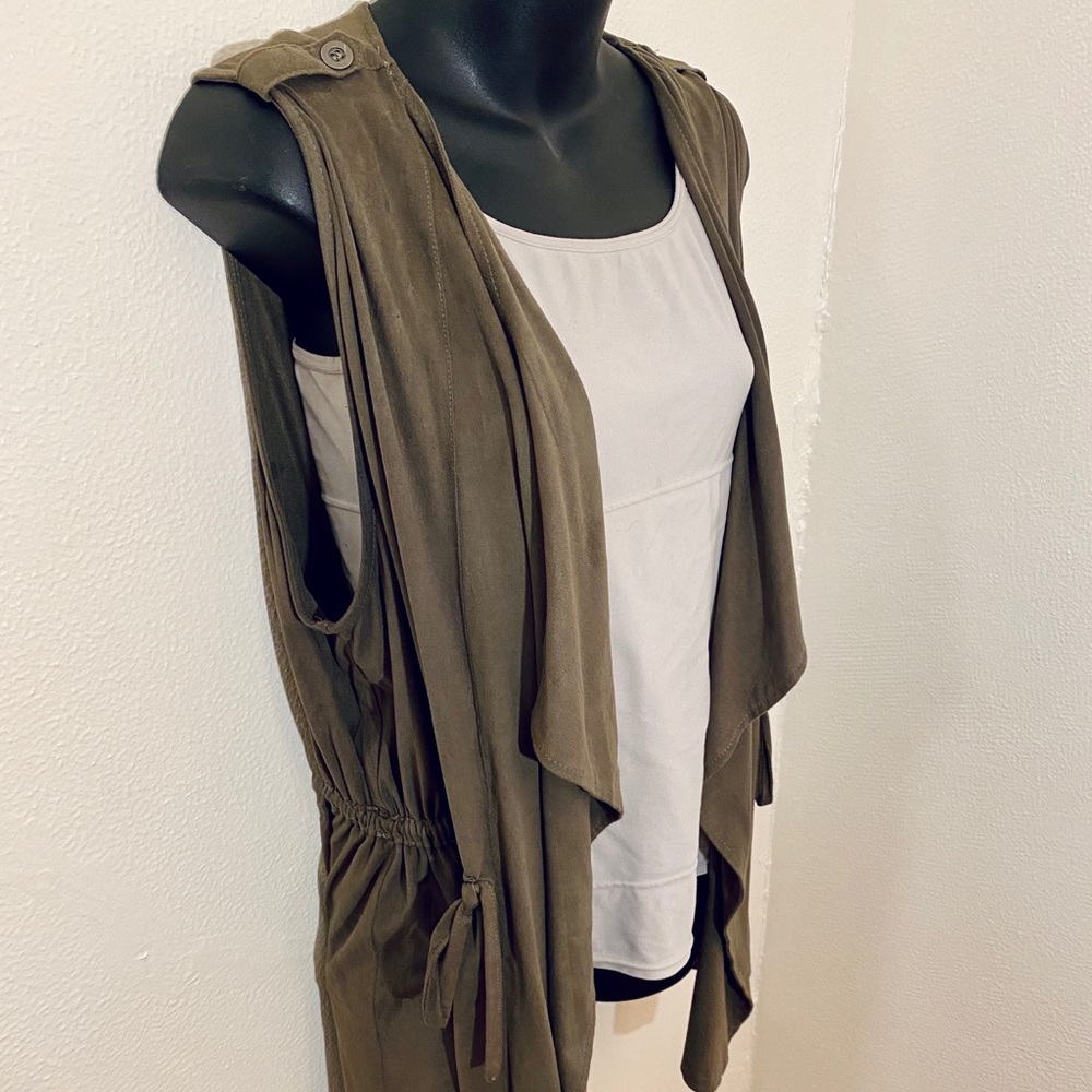 Women’s vest cover up